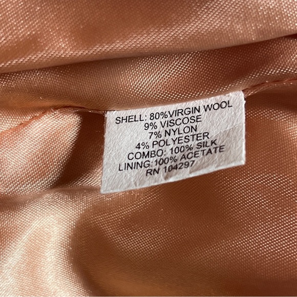 Vintage Milly Wool Below Knee Pencil Skirt in Peachy Cream + Silver, Size 2 - Picture 8 of 11